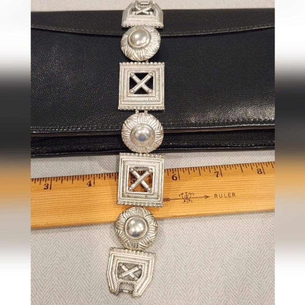 Vintage‎ Monet 7" Silver Tone Bracelet. - Picture 3 of 4